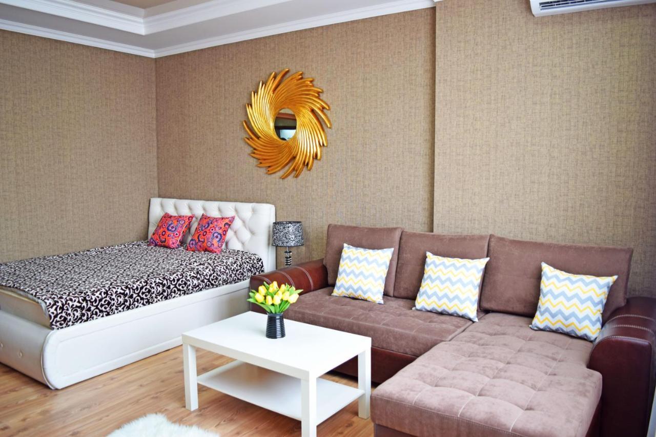 Bishkek Sunny Apartment In The Center Eksteriør billede