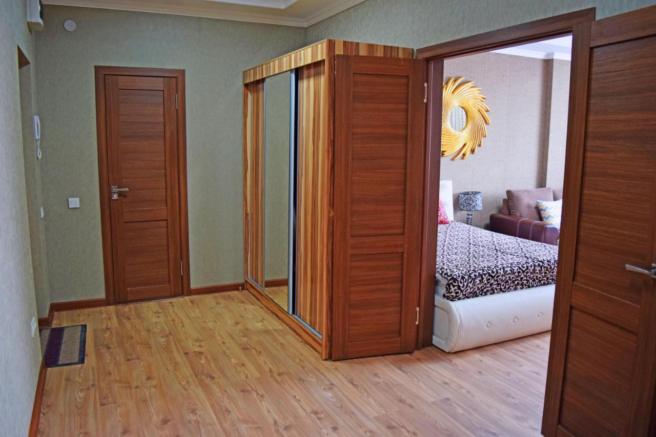 Bishkek Sunny Apartment In The Center Eksteriør billede